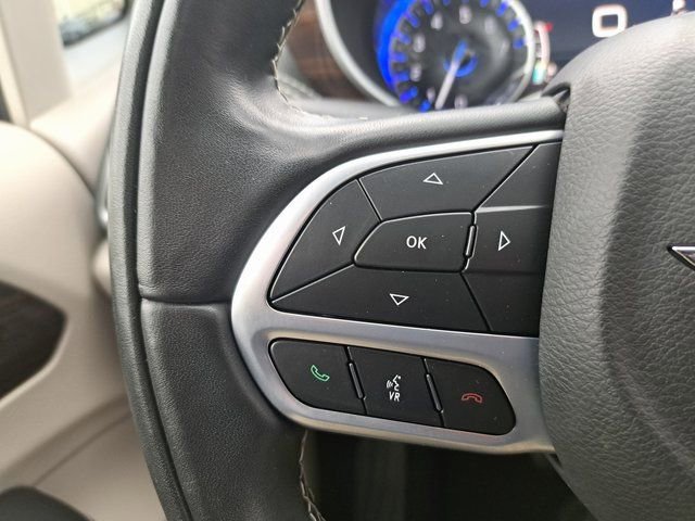 Used 2022 Chrysler Pacifica Limited FWD image 22