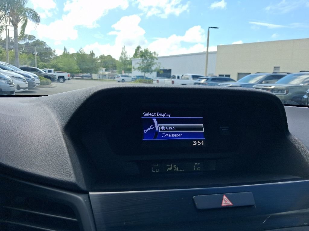 Used 2017 Acura ILX FWD image 23