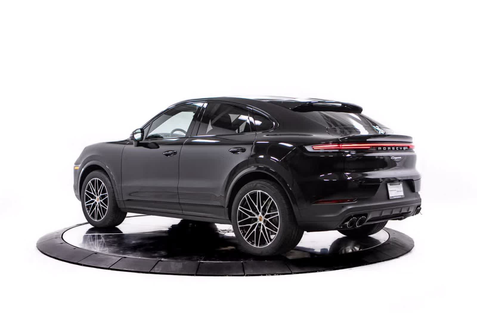 Certified 2026 Porsche Cayenne Coupe AWD/4WD image 3