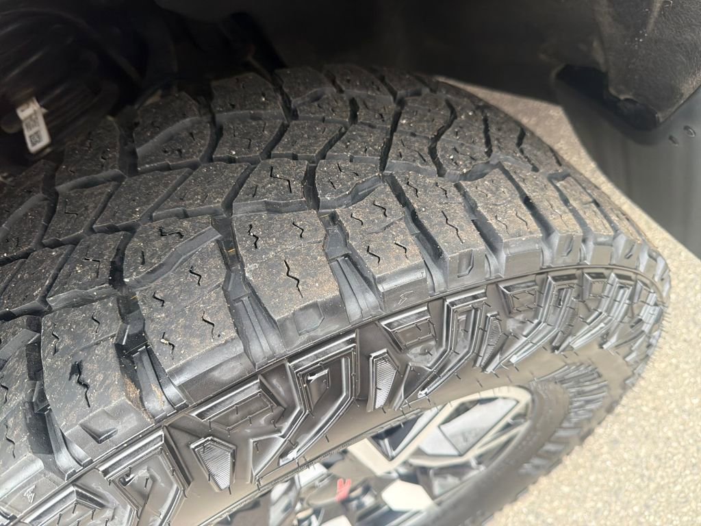 Certified 2024 GMC Canyon AT4X image 31