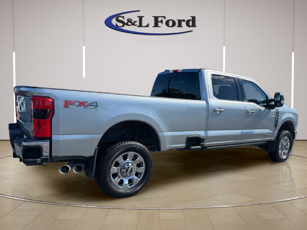 Certified 2024 Ford F250 Lariat w/ Lariat Ultimate Package AWD/4WD image 8