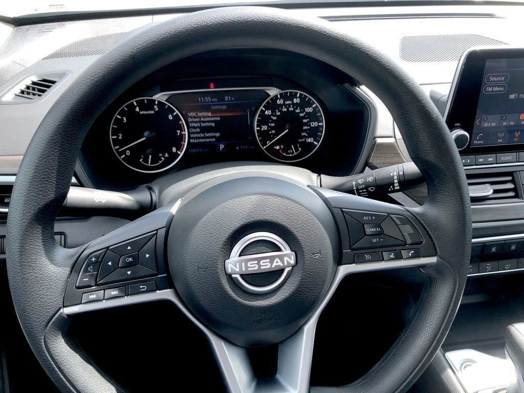 Used 2025 Nissan Altima 2.5 SV FWD image 16