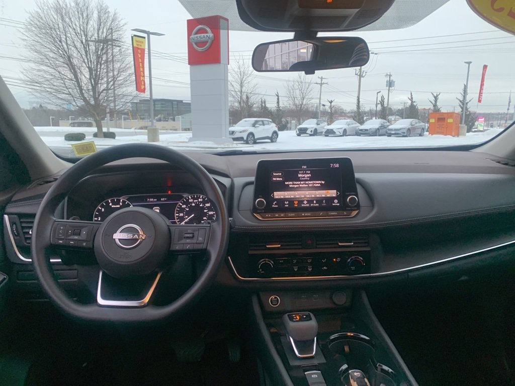 Used 2023 Nissan Rogue S image 22