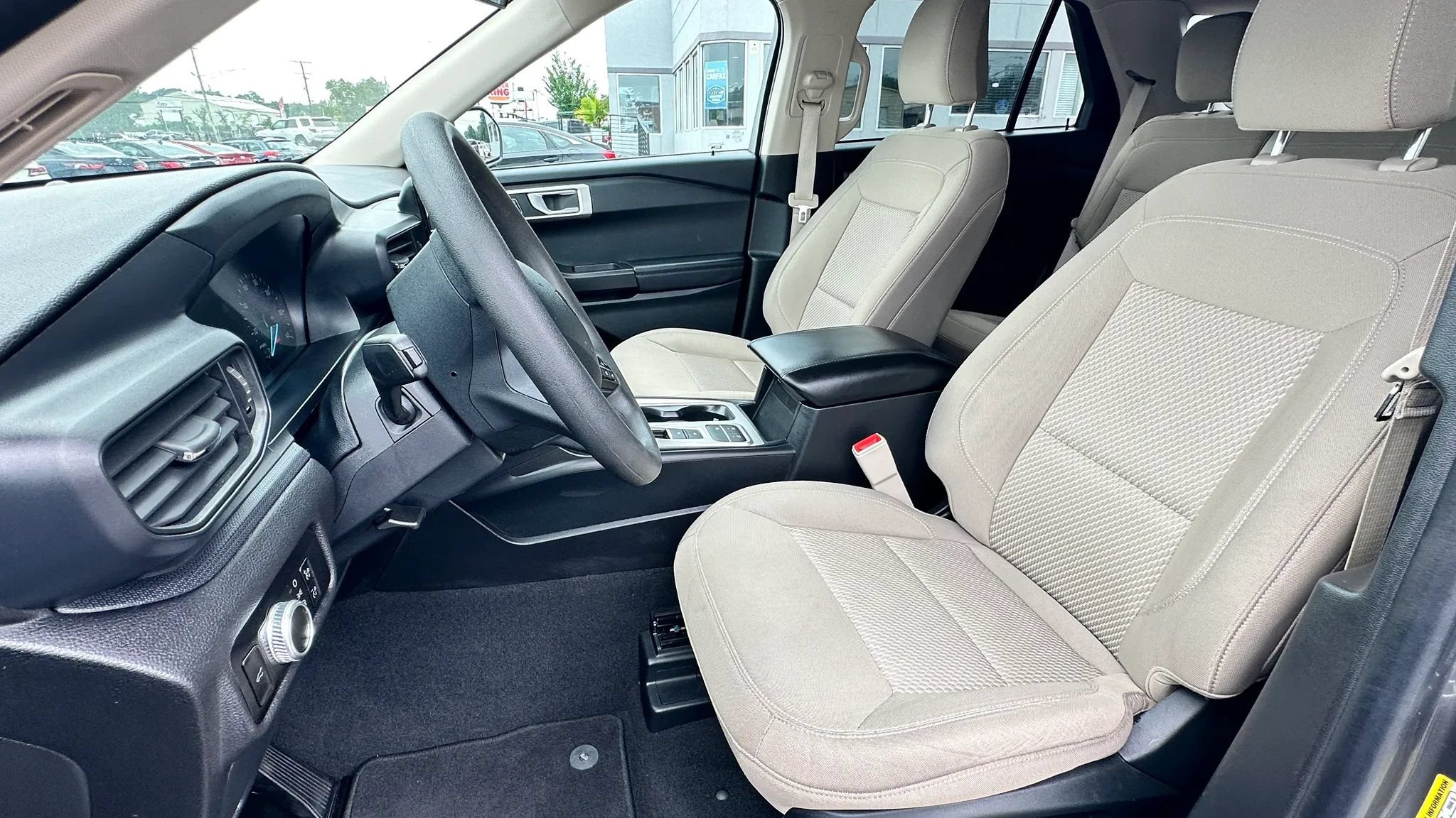 Used 2023 Ford Explorer 2WD image 14