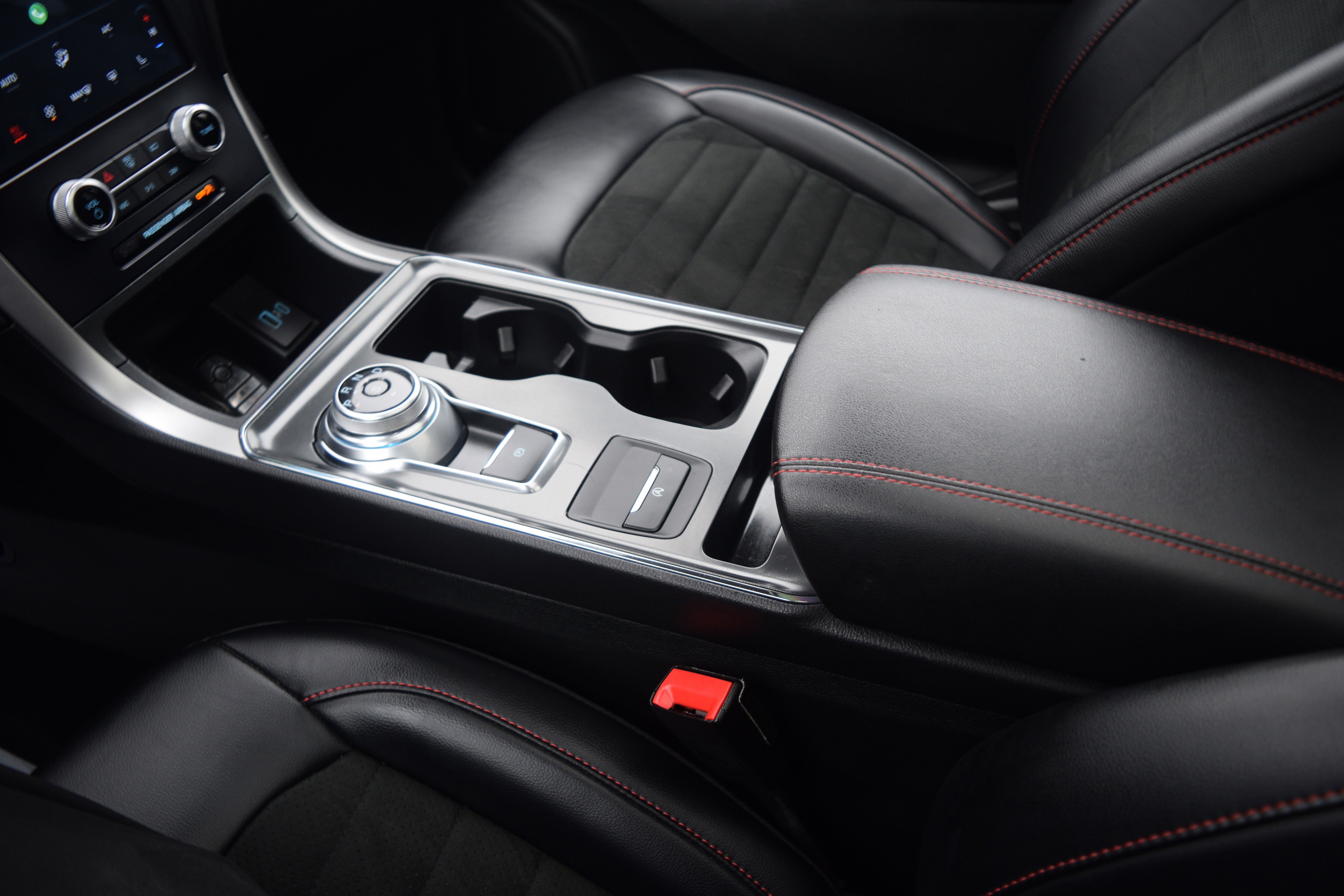 Used 2023 Ford Edge ST-Line image 12