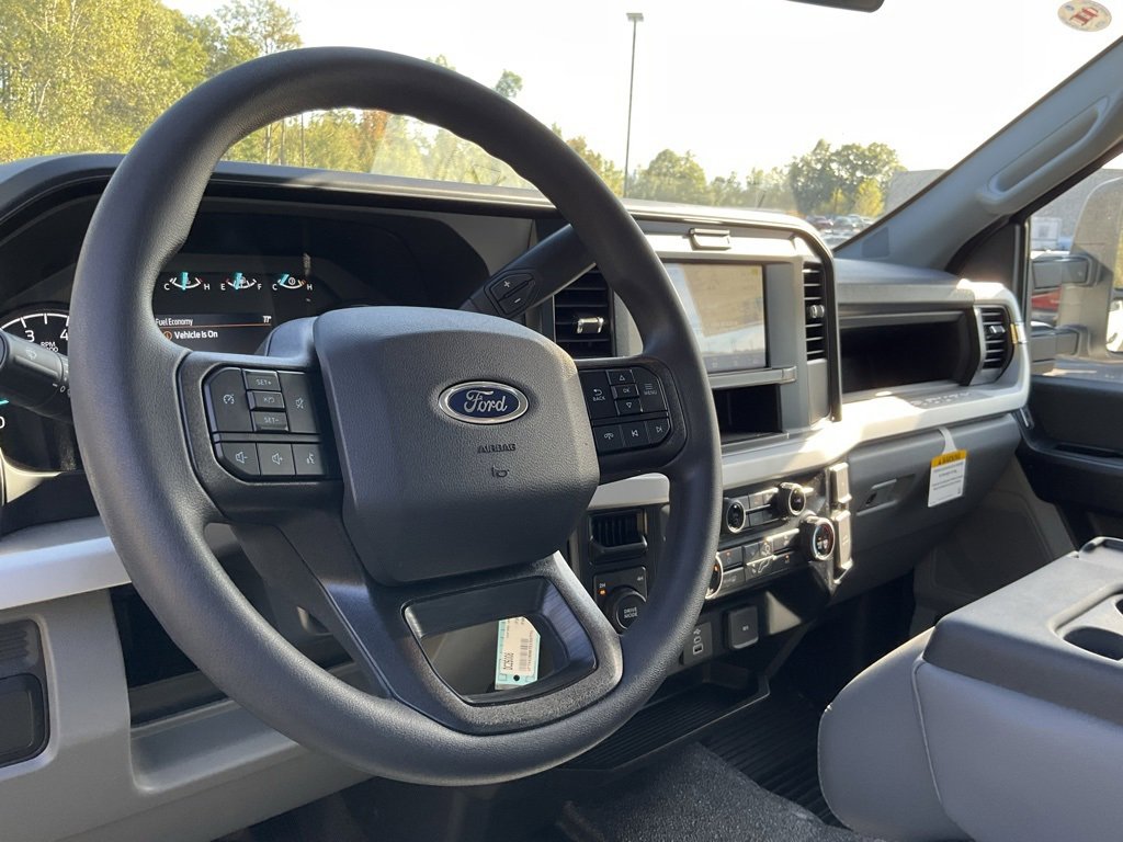 New 2026 Ford F250 XL image 18