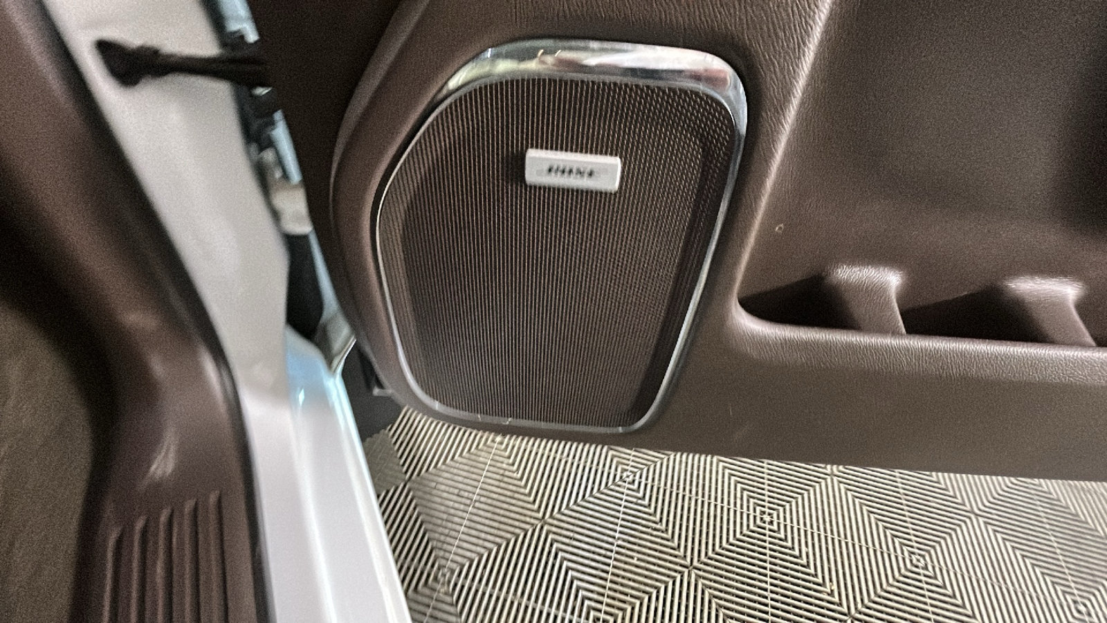 Used 2018 GMC Sierra 1500 SLT AWD/4WD image 38
