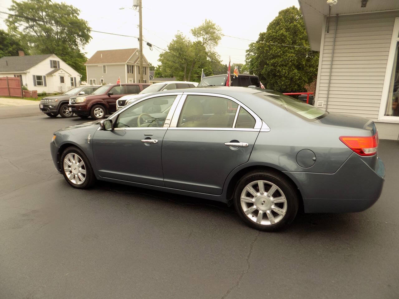 Used 2011 Lincoln MKZ FWD image 8
