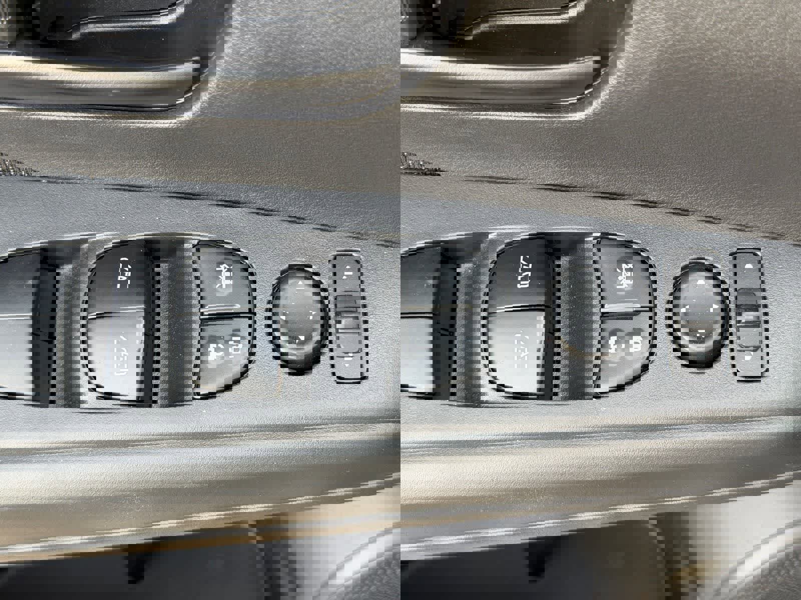 Certified 2025 Nissan Kicks Play S image 10