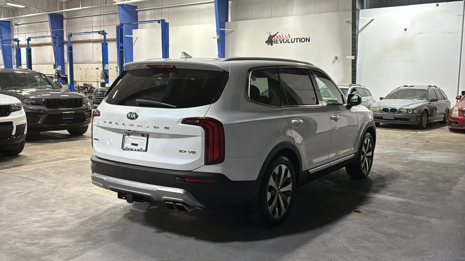 Used 2020 Kia Telluride EX w/ EX Premium Package AWD/4WD image 4
