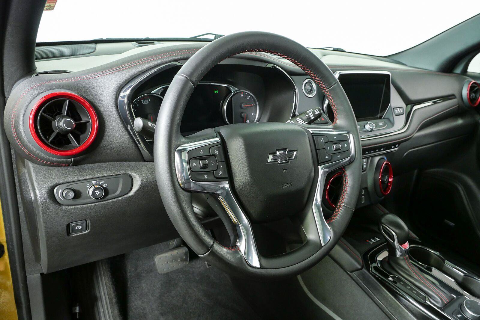 Used 2022 Chevrolet Blazer RS w/ Enhanced Convenience Package FWD image 4