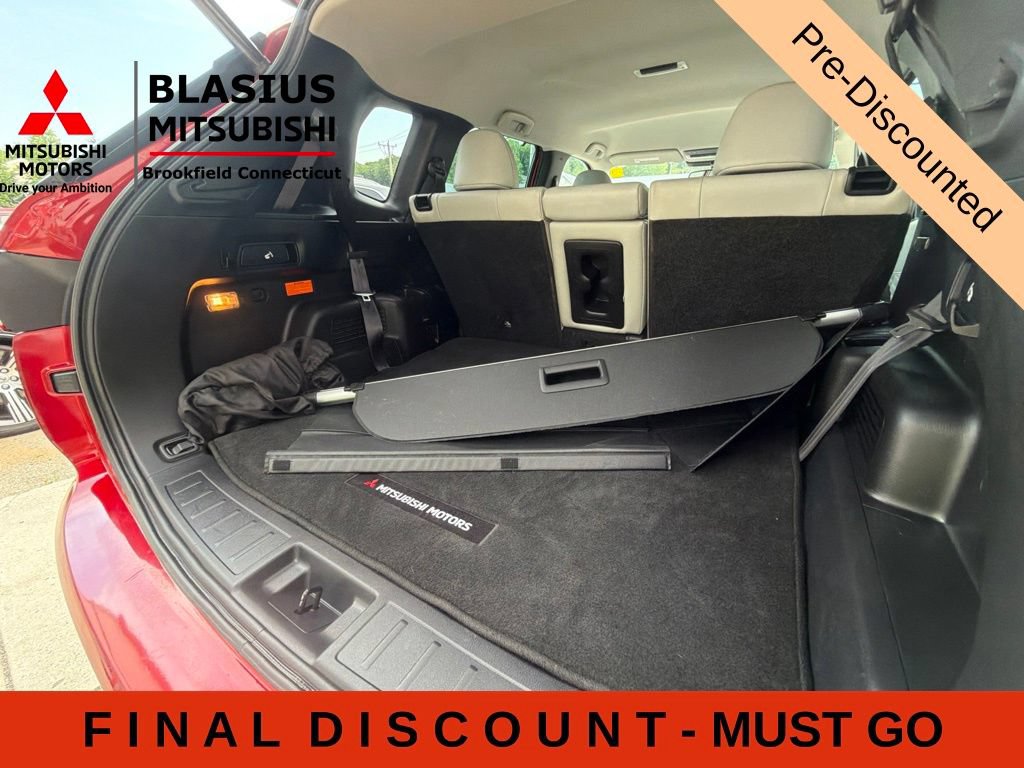 Used 2023 Mitsubishi Outlander SEL AWD/4WD image 17