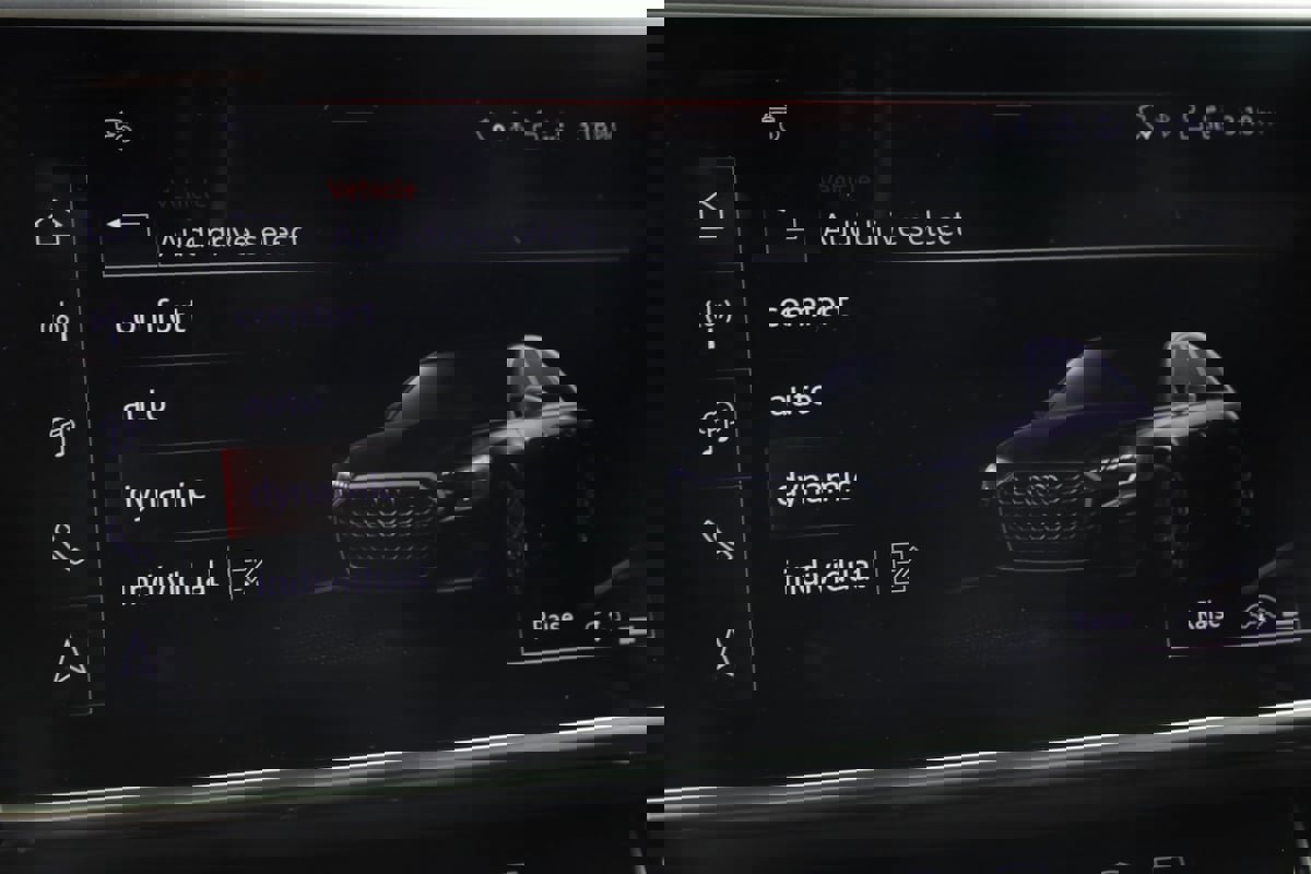 Used 2025 Audi S8 image 65