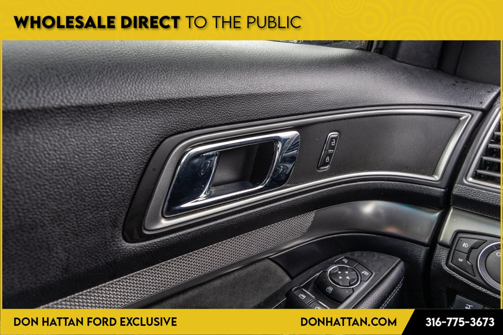 Used 2018 Ford Explorer XLT w/ Equipment Group 202A AWD/4WD image 12