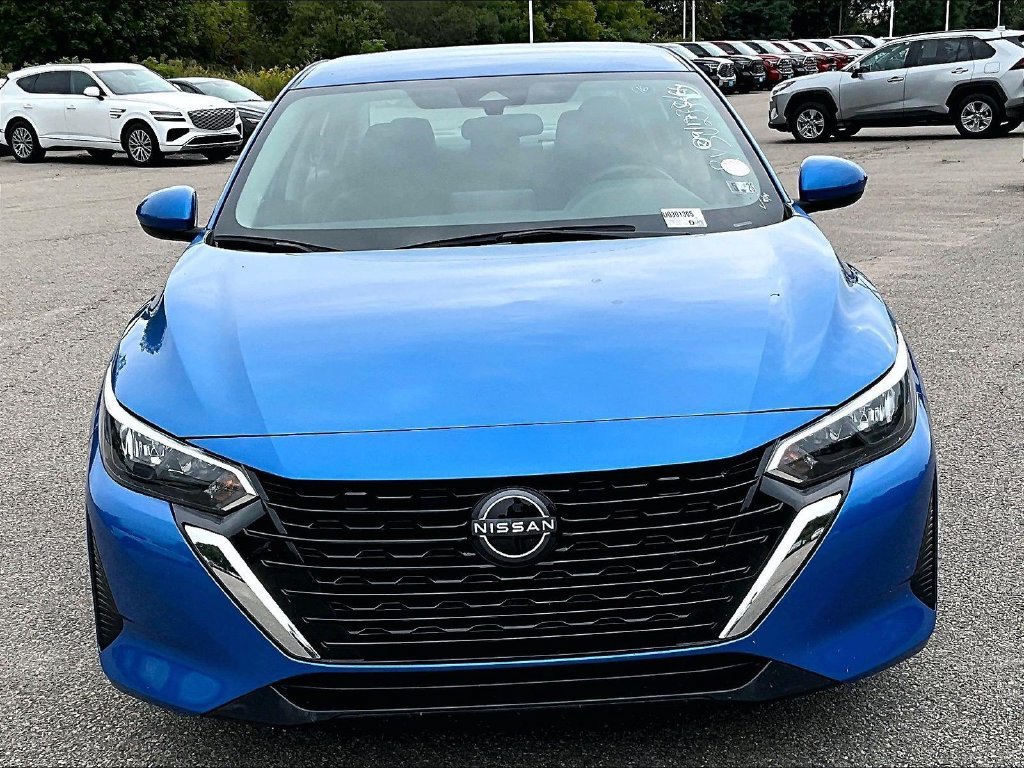 Used 2024 Nissan Sentra SV FWD image 2