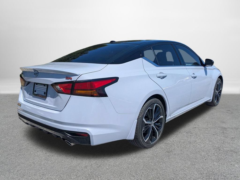 New 2026 Nissan Altima 2.5 SR w/ SR Premium Package FWD image 3