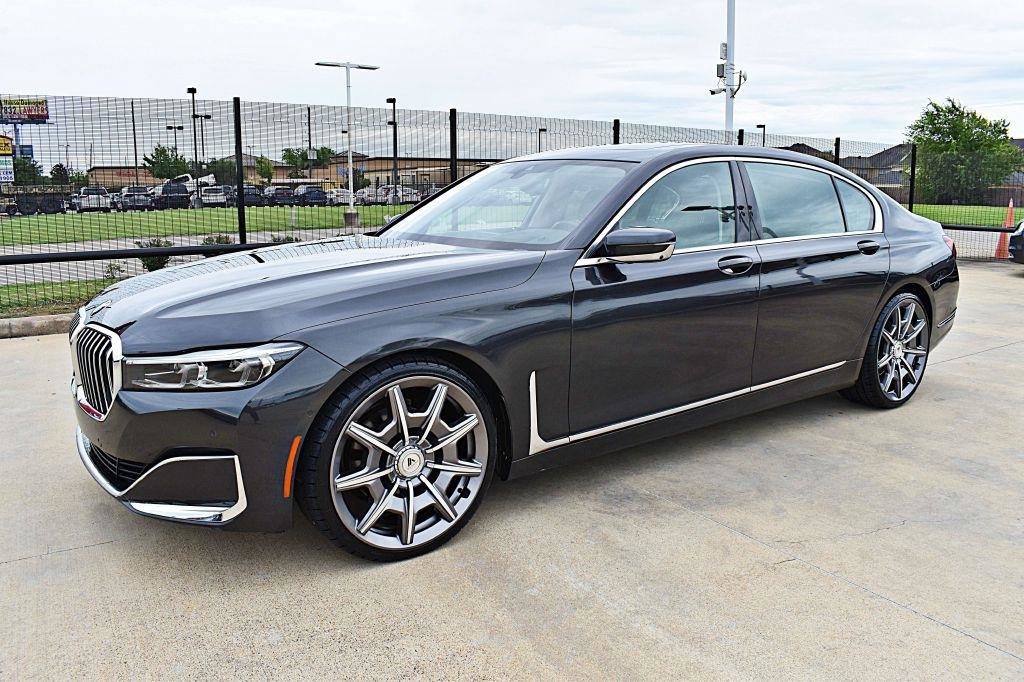 Used 2022 BMW 740i RWD image 11