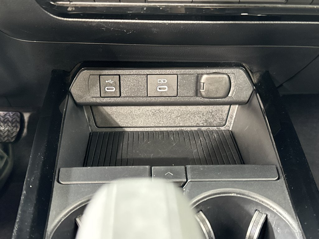 Used 2024 Toyota Prius XLE FWD image 20