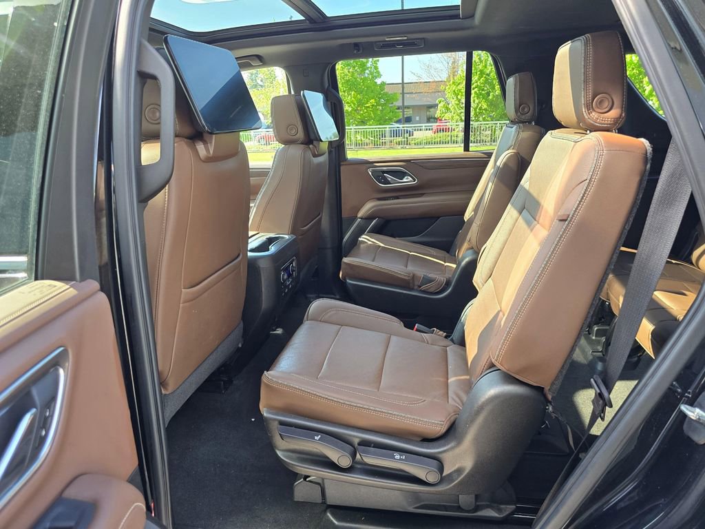 Used 2021 Chevrolet Tahoe High Country w/ Premium Package AWD/4WD image 19