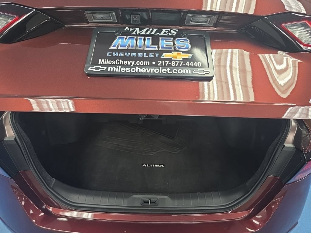 Used 2024 Nissan Altima 2.5 SV FWD image 8