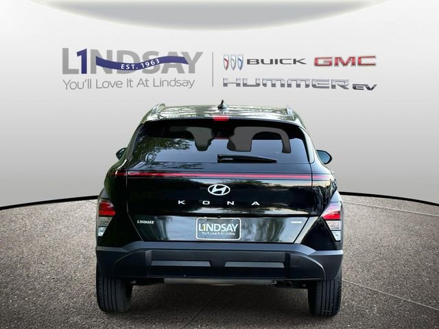 Used 2024 Hyundai Kona SEL AWD/4WD image 3