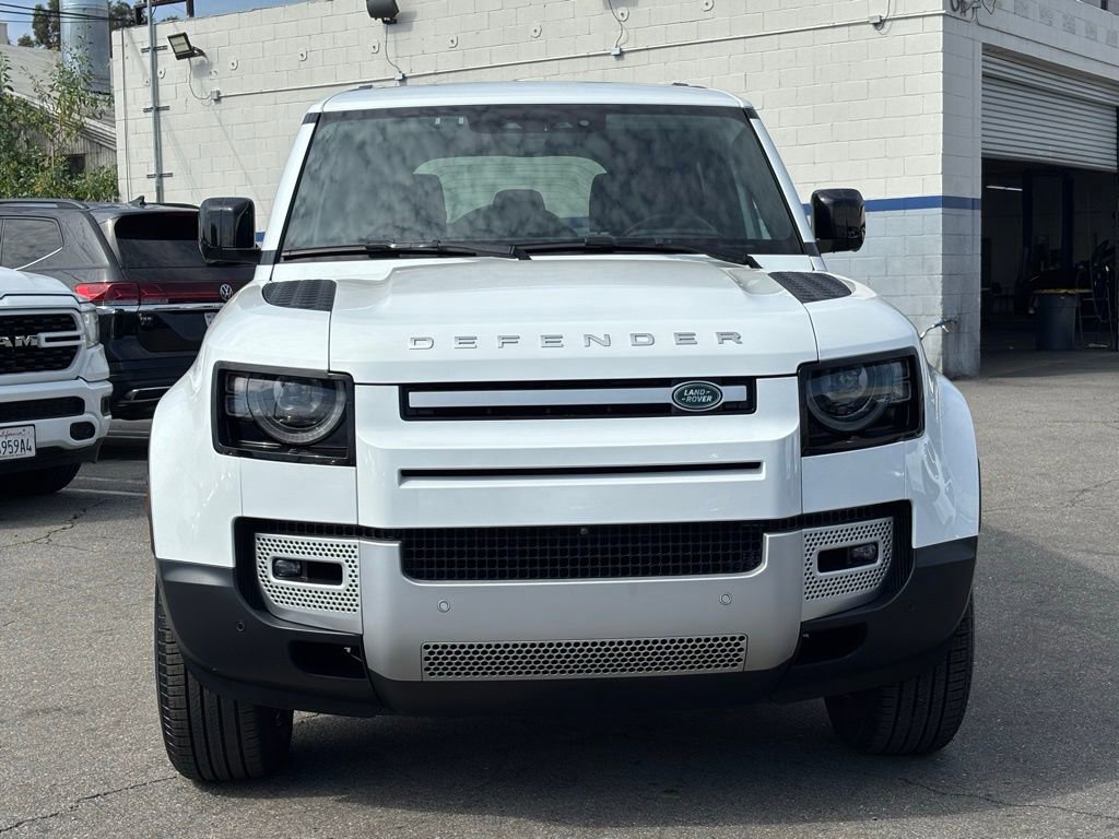 Used 2023 Land Rover Defender 110 SE image 7