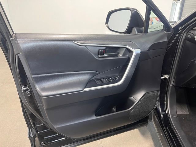 Used 2021 Toyota RAV4 LE w/ Carpet Mat Package (TMS) image 24