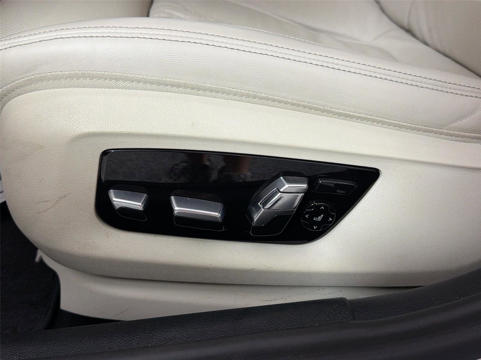Certified 2023 BMW 540i w/ Executive Package RWD image 17