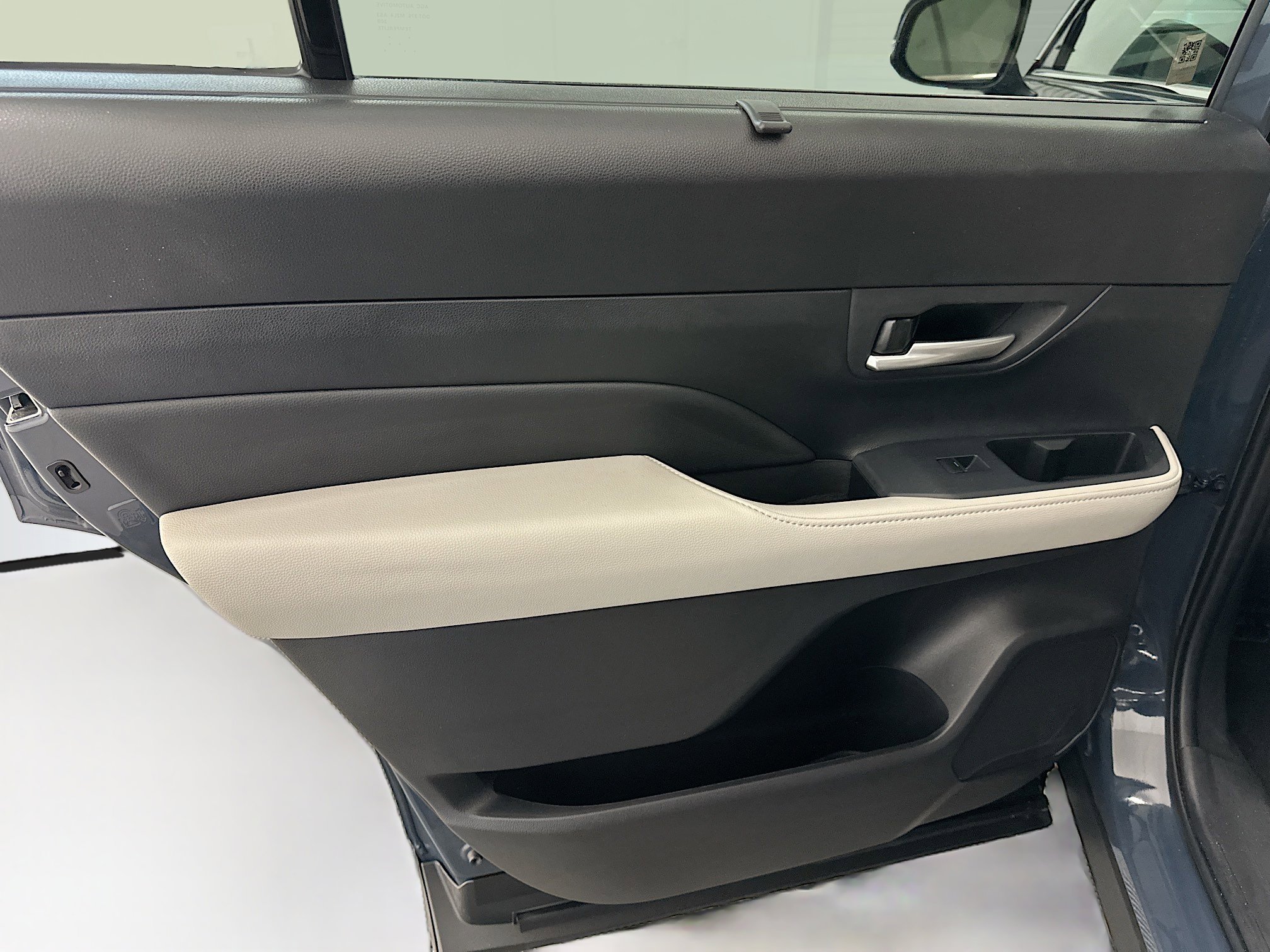 Used 2025 Toyota Grand Highlander AWD image 27