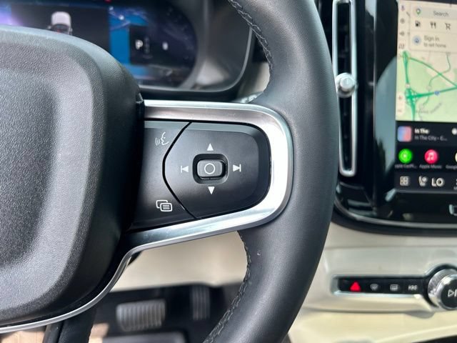 Used 2023 Volvo XC40 B4 Ultimate w/ Protection Package Premier FWD image 22