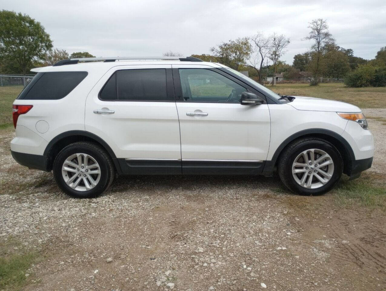 Used 2014 Ford Explorer XLT w/ Equipment Group 202A FWD image 8