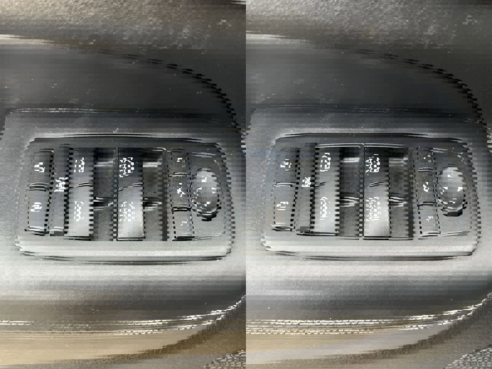 Used 2017 Jeep Grand Cherokee Overland w/ Jeep Active Safety Group image 18