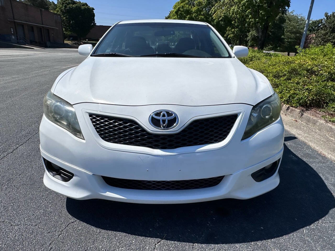 Used 2010 Toyota Camry SE image 3