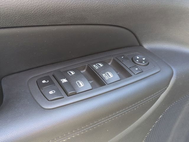 Used 2021 Jeep Grand Cherokee Laredo X image 10