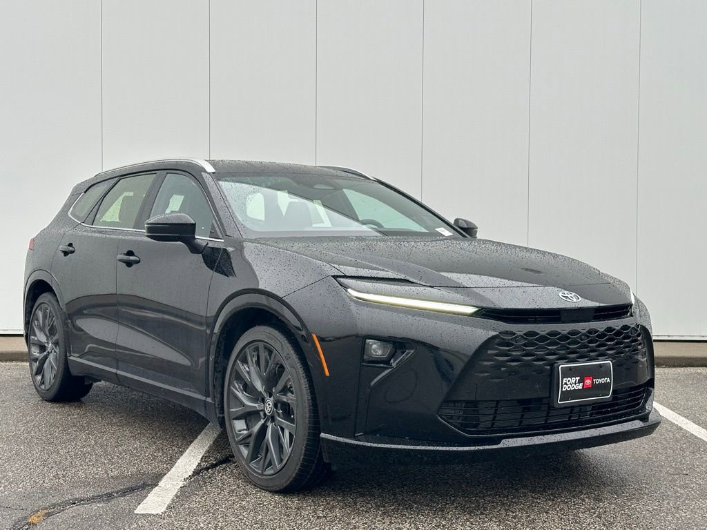 Used 2025 Toyota Crown Signia w/ Advanced Technology Package image 6