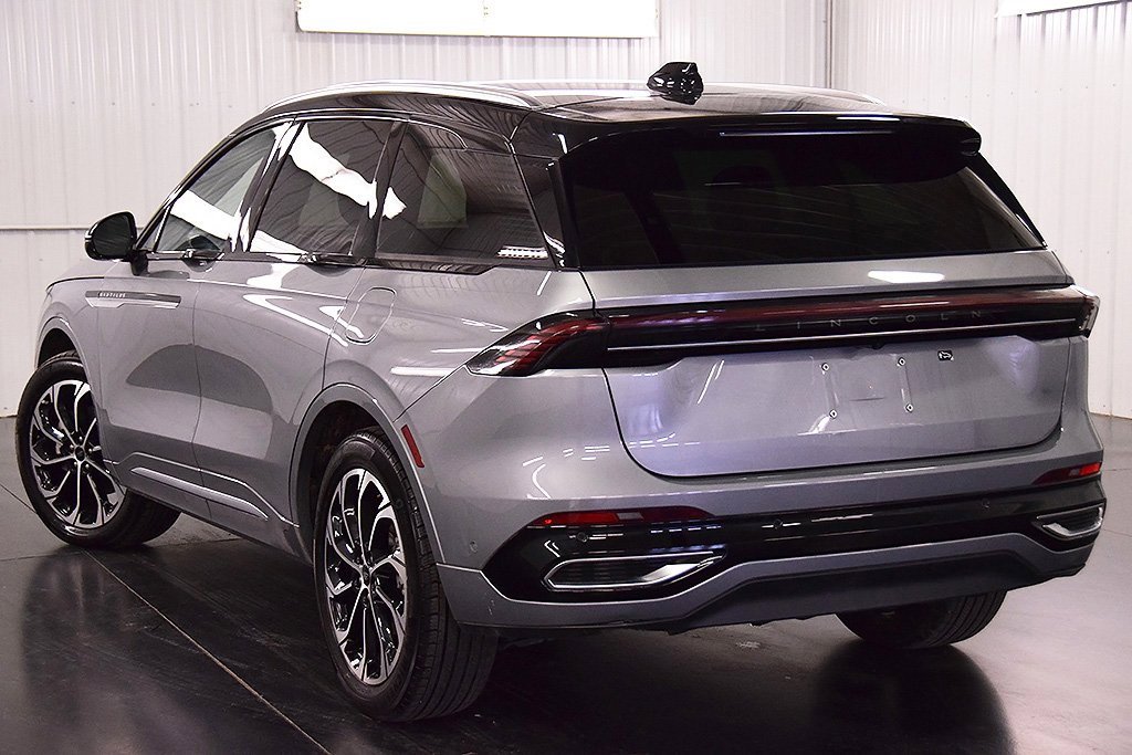 Used 2024 Lincoln Nautilus Reserve image 5