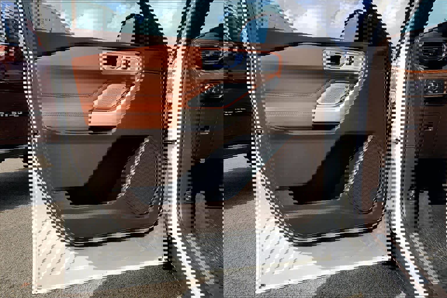 Used 2021 Ford Explorer King Ranch w/ Premium Technology Package AWD/4WD image 21