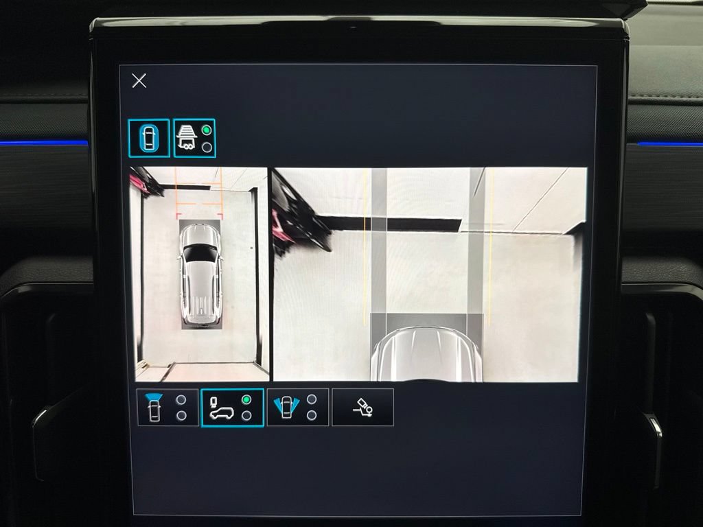 Used 2025 GMC Acadia AT4 w/ LPO, Floor Liner Package AWD/4WD image 34