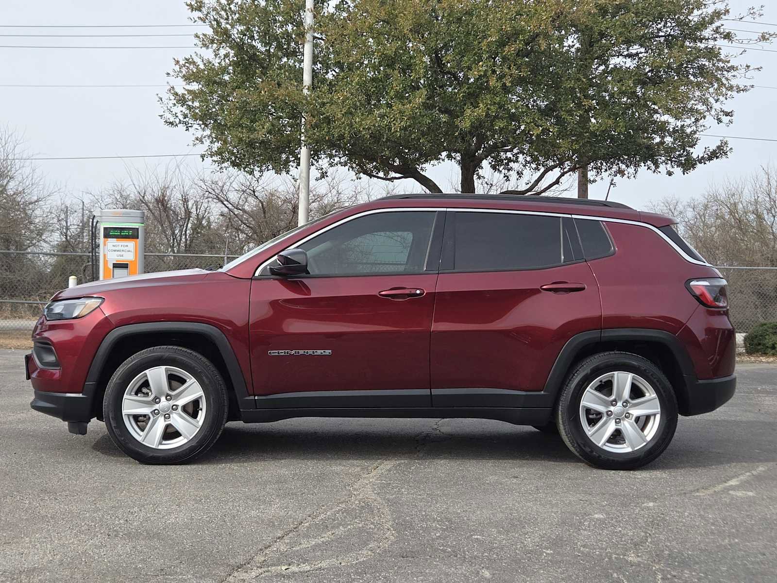 Used 2022 Jeep Compass Latitude image 4