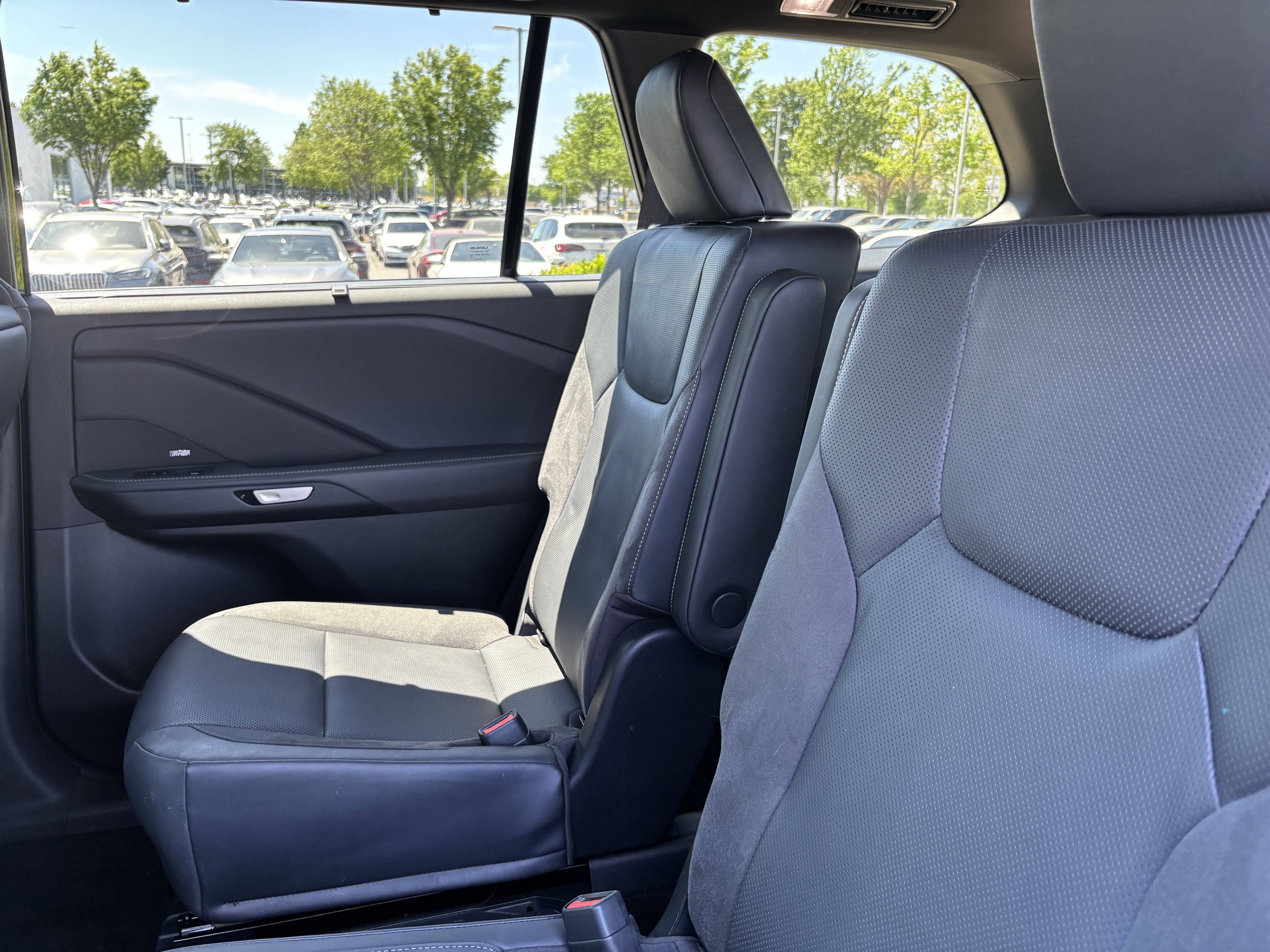 Used 2024 Lexus TX 500h AWD w/ Technology Package image 32