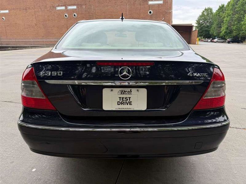 Used 2007 Mercedes-Benz E 350 4MATIC Sedan image 2