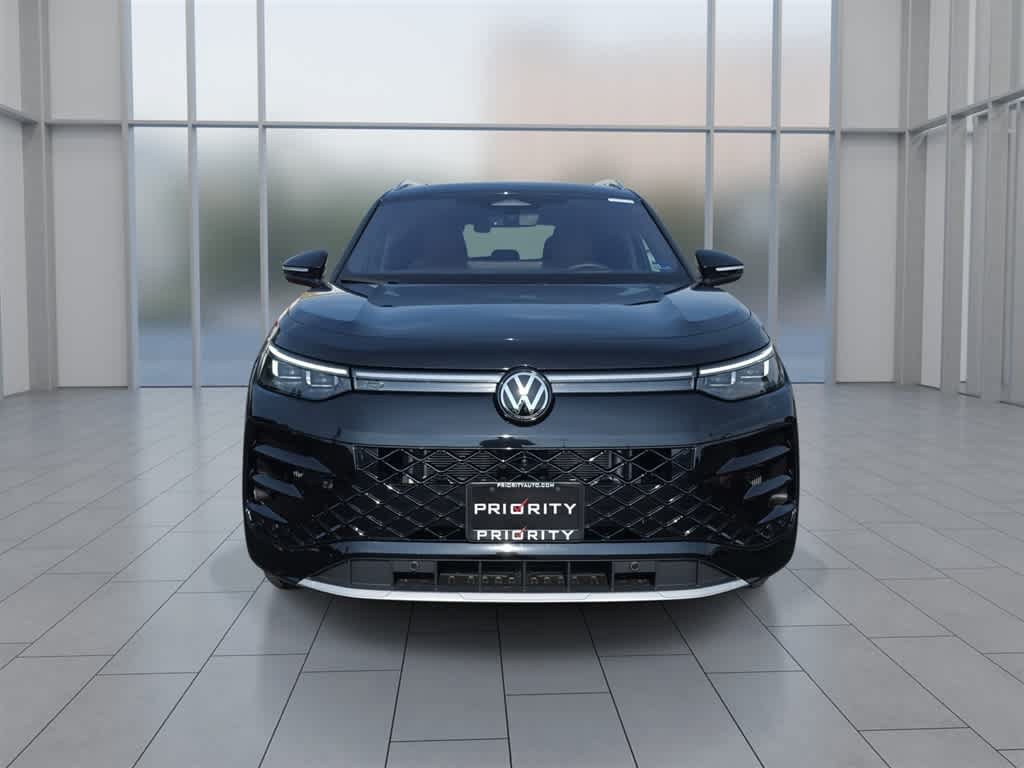 Used 2026 Volkswagen Tiguan SEL R-Line AWD/4WD image 4