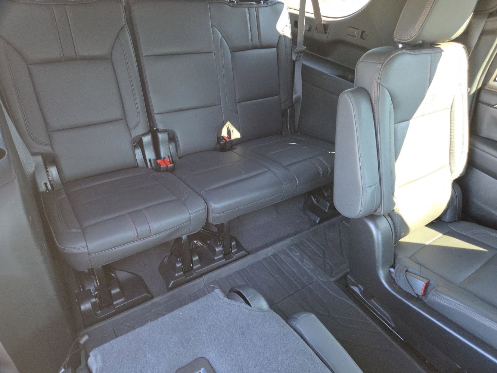 Used 2024 Chevrolet Suburban RST w/ Luxury Package image 22