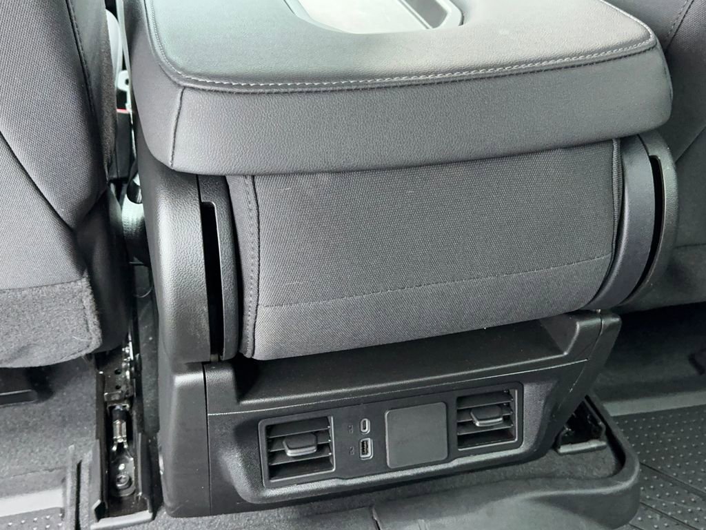 Used 2025 Chevrolet Silverado 1500 Custom image 39