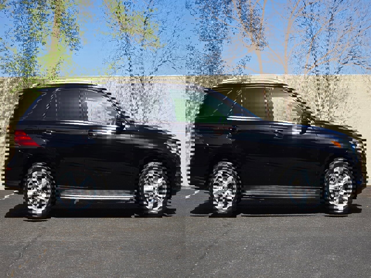 Used 2018 Mercedes-Benz GLE 350 w/ Premium 1 Package image 11