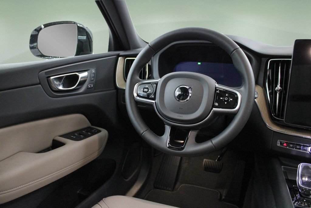 New 2026 Volvo XC60 B5 Core AWD/4WD image 18