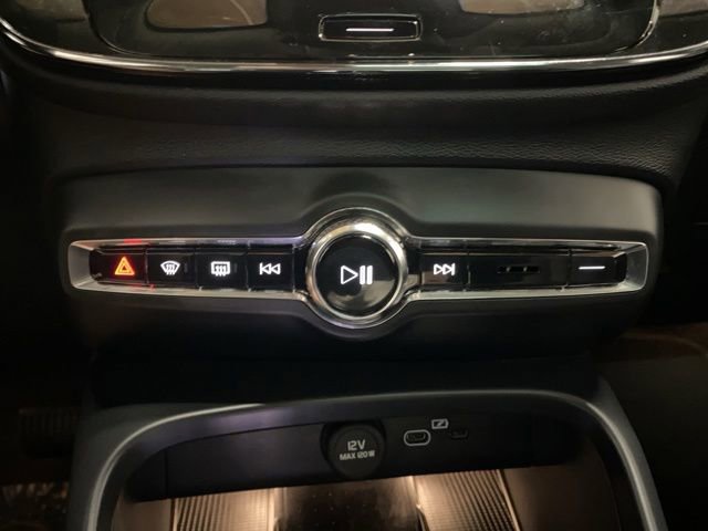 Used 2025 Volvo XC40 B5 Plus AWD/4WD image 58