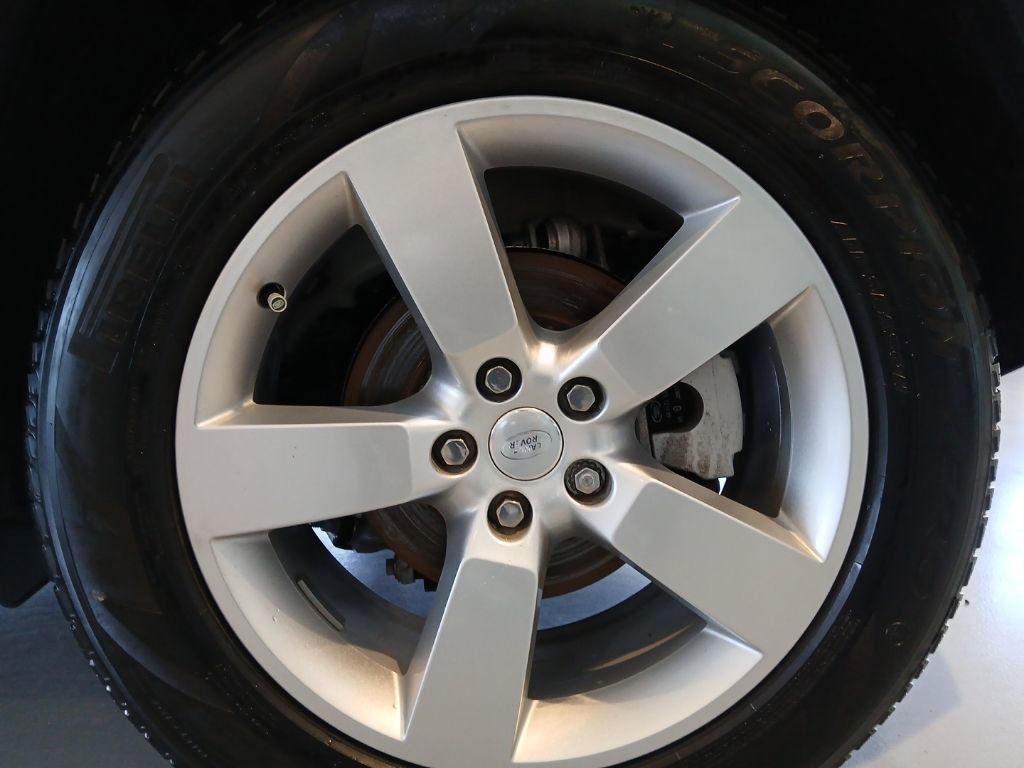 Used 2024 Land Rover Defender 110 S image 14