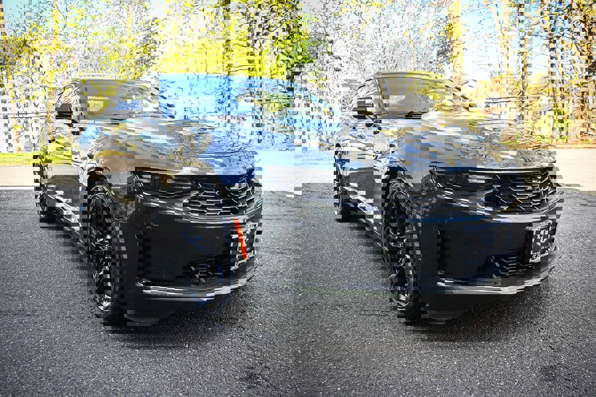 Used 2020 Chevrolet Camaro LT RWD image 7