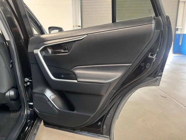 Used 2021 Toyota RAV4 LE w/ Carpet Mat Package (TMS) image 15
